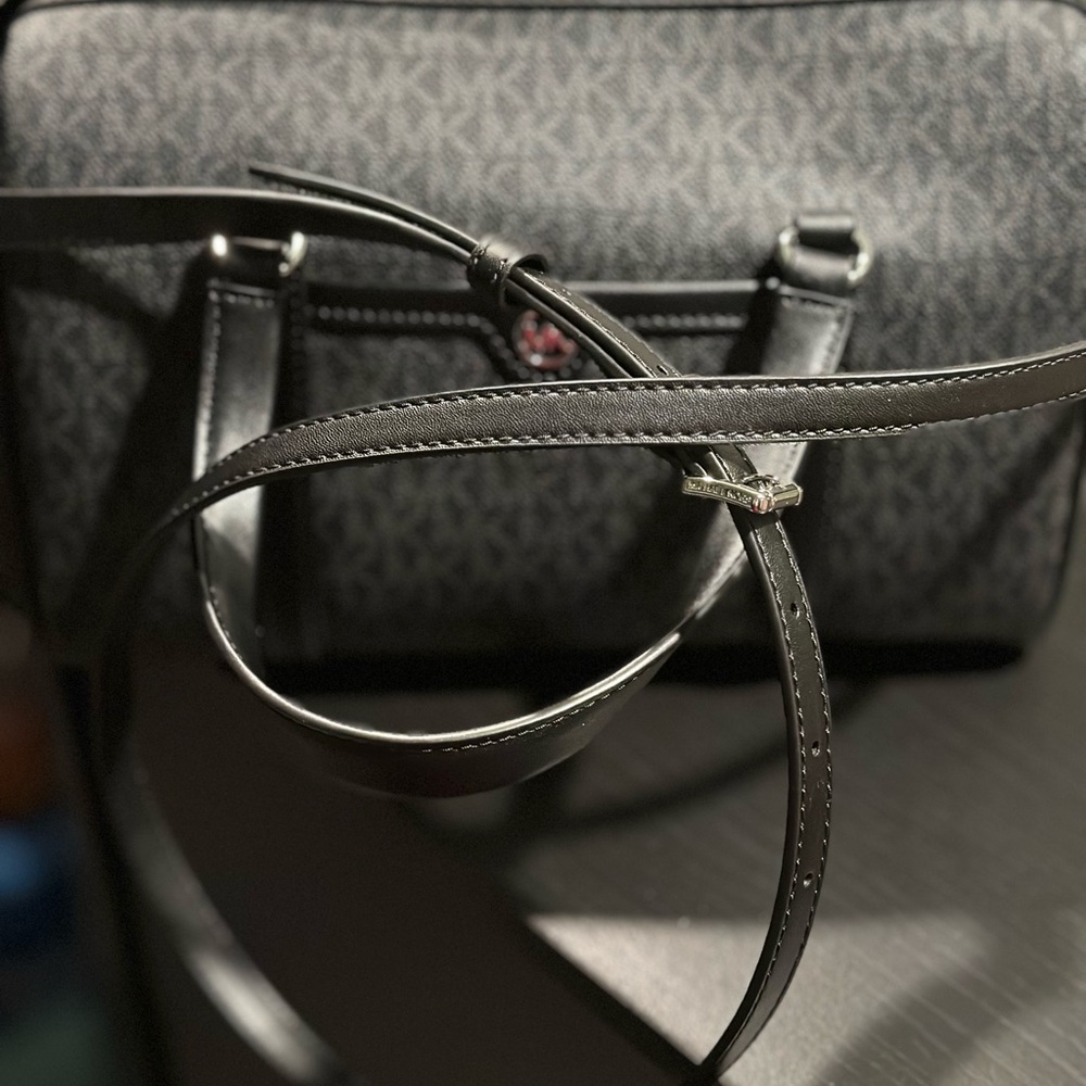 New Michael Kors Black/Gray Jet Set Travel Satchel Bag - Picture 7 of 8